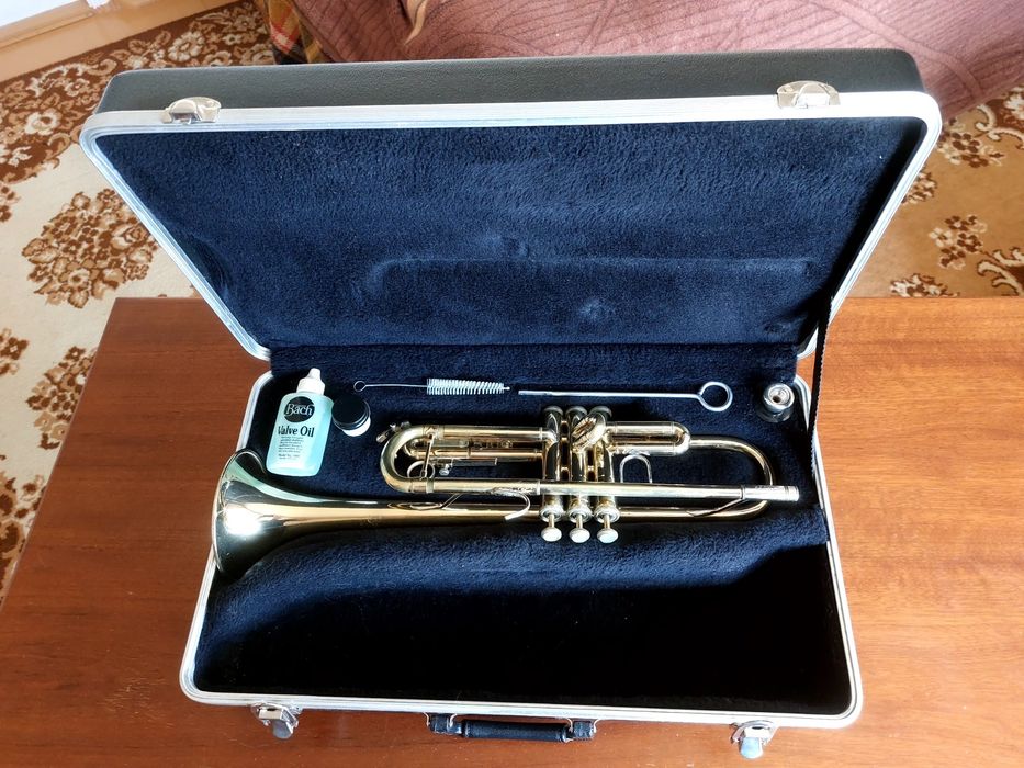 Продам трубу Bach TR 300