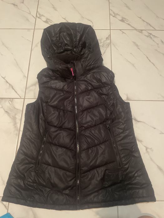 Жилетка жіноча М в гарному стані