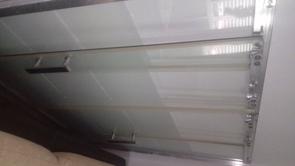 Portas de vidro, banheira