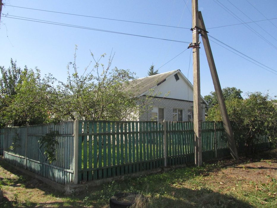 Продам частину будинку по вул. Тітова ( район Дитячої лікарні)