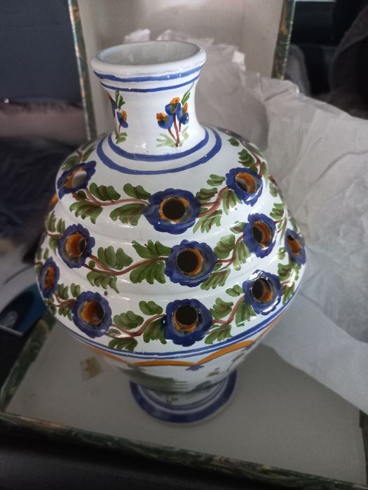 Jarra antiga pintada à mão