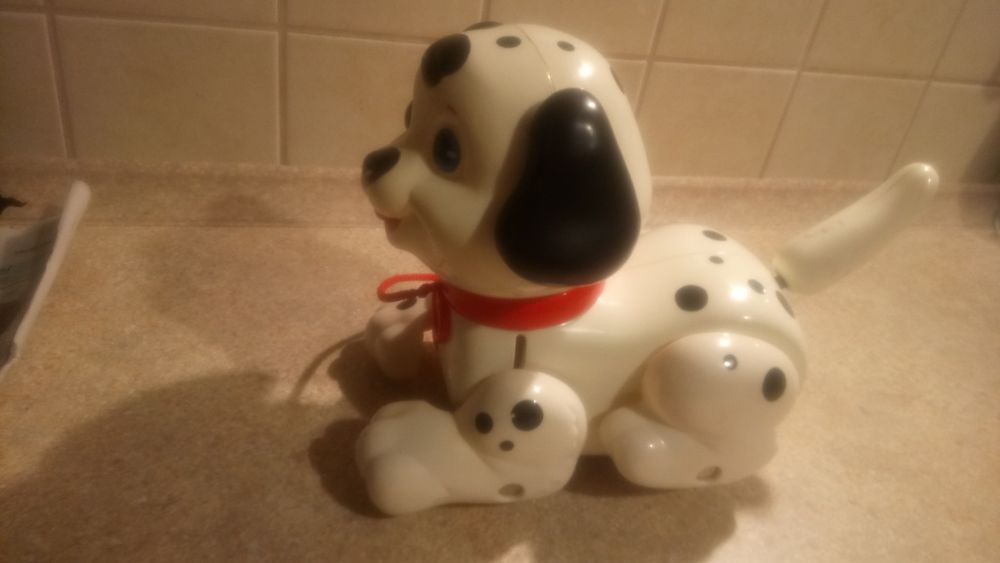 Piesek Fisher Price szczekający do ciągnięcia
