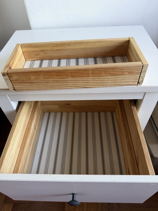 Mesa de cabeceira IKEA