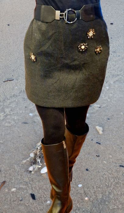 Spódnica grafitowa z ozdobami