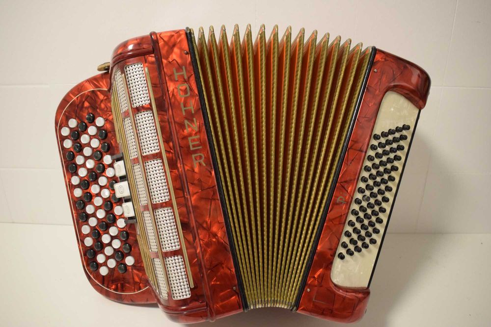 Acordeao Hohner Picolo  2 Voz.  N. 243