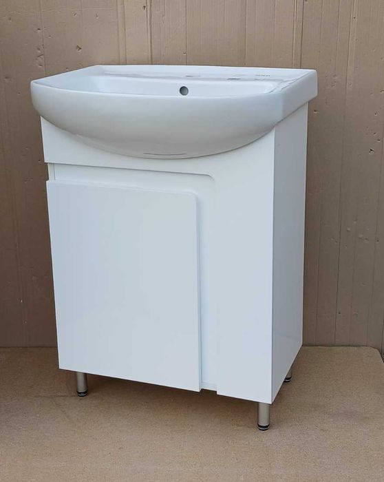 Новый комплект в ванну: раковина KOLO и оригинальная тумба 60 см.