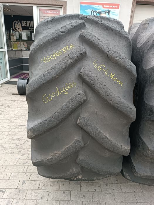 750/65R26 Goodyear DT820 28LR26