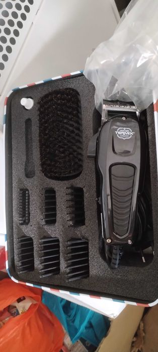 Vendo maquina cortar cabelo e aparador