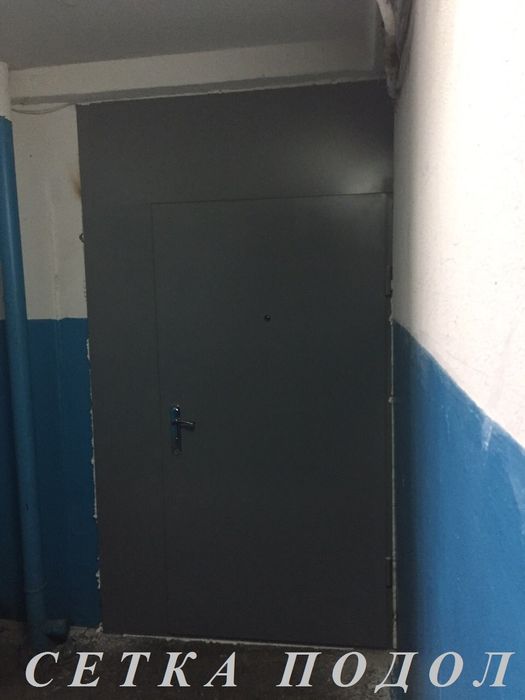 Тамбурні перегородкі, Технічні двері