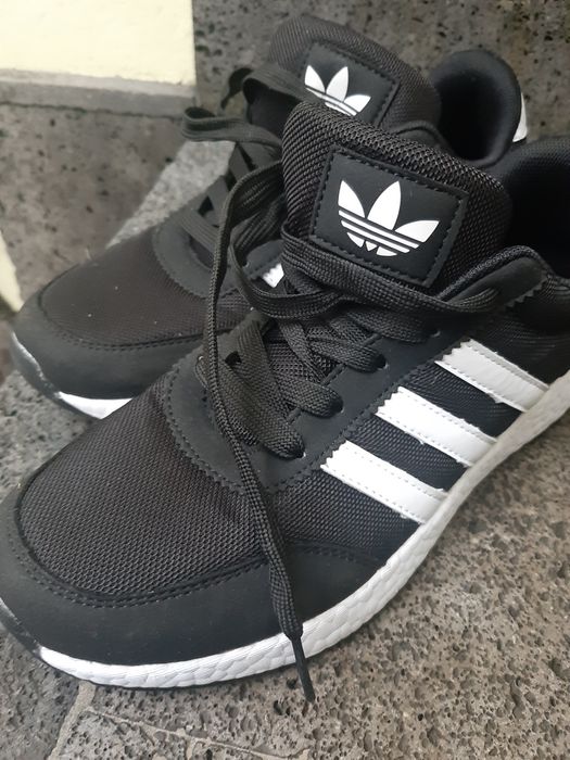 Sapatilhas adidas novas