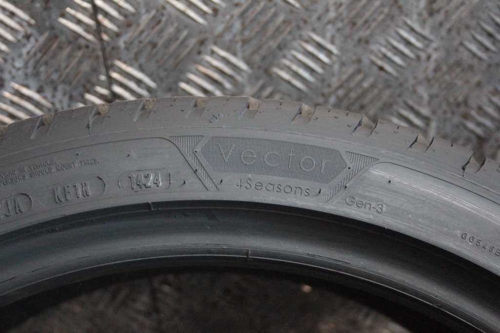 225/40/19 Goodyear Vector 4Seasons 225/40 R19 93W XL 2024r