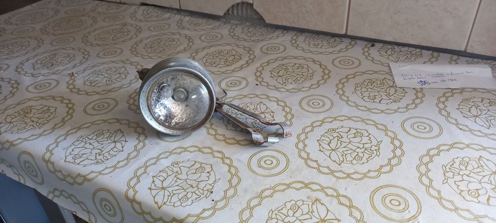 Antigo farol de bicicleta