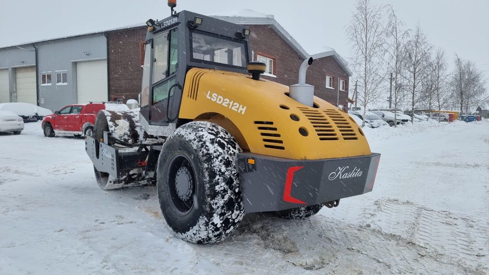 Каток грунтовой LSD 212 , 13 тонн , 2010 г