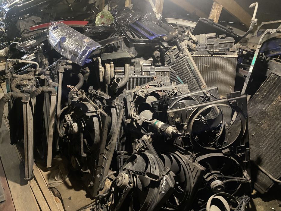 Радіатор Volkswagen Golf 4, 5, Bora Skoda Fabia Octavia A5  Passat B5