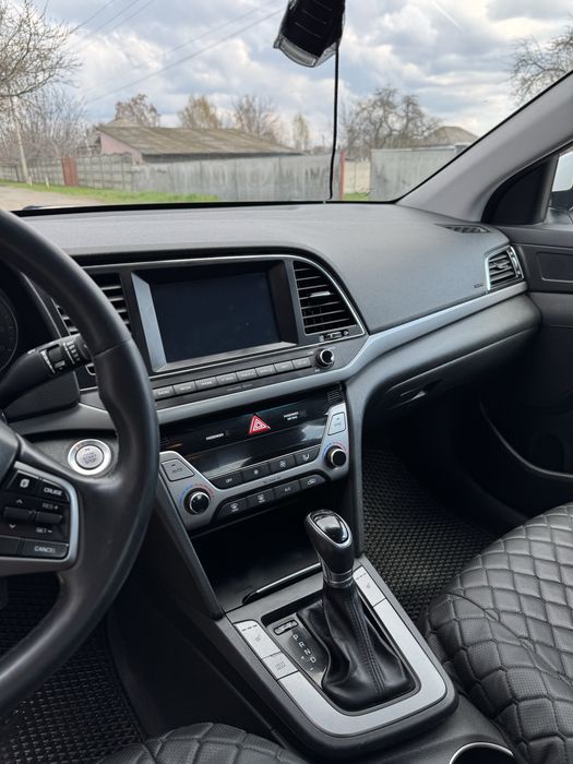 Hyndai Elantra 2018