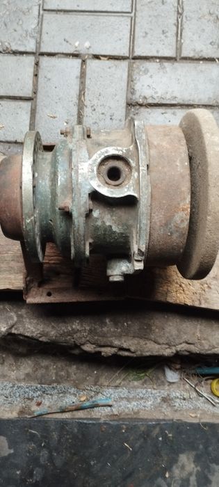 Станок для заточки инструмента.