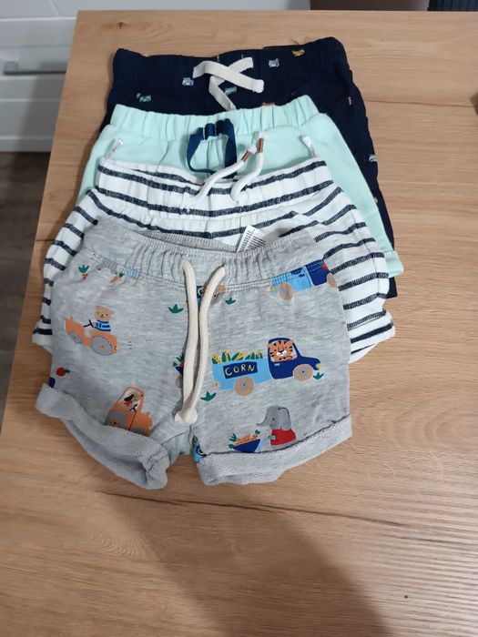 Krótkie spodenki niemowlęce