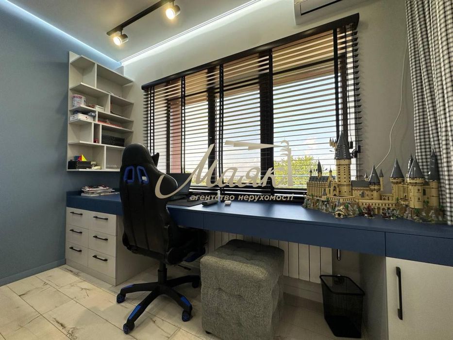 Крутий будинок з новим ремонтом в тихому місці.