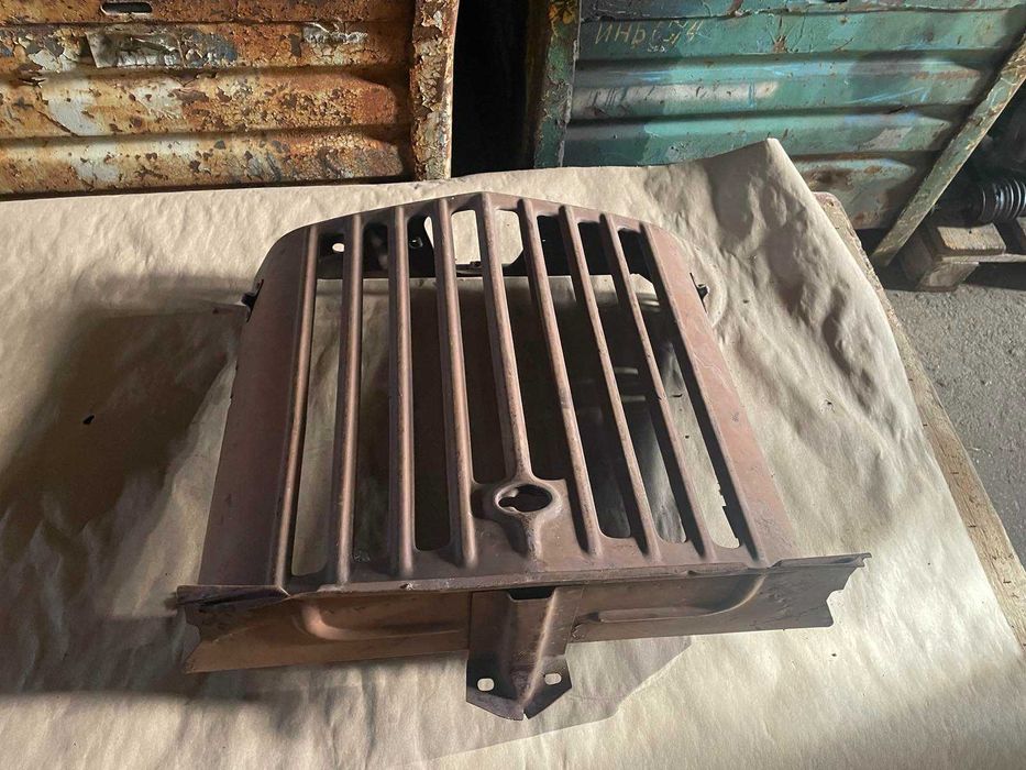 Продам облицовку радиатора ГАЗ 69