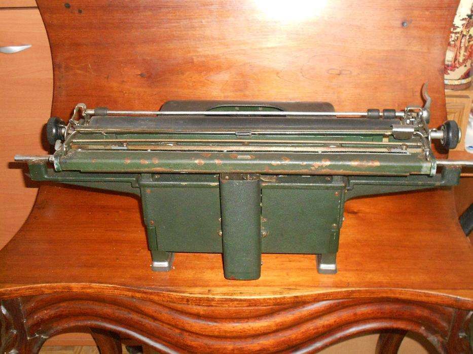 Máquina de escrever antiga, Anos 40, marca HALDA