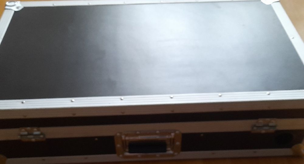 American Audio CDI 500 MP3 SYS Walizka ochronna na sprzęt audio dla DJ