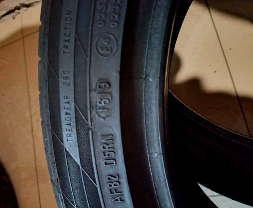 Пара шин б/у 225/45R19 96W CONTINENTAL ContiSportContact 5