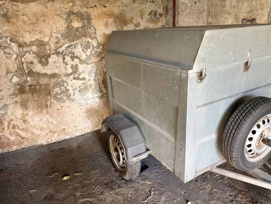Atrelado Toniauto caça com bagageira
