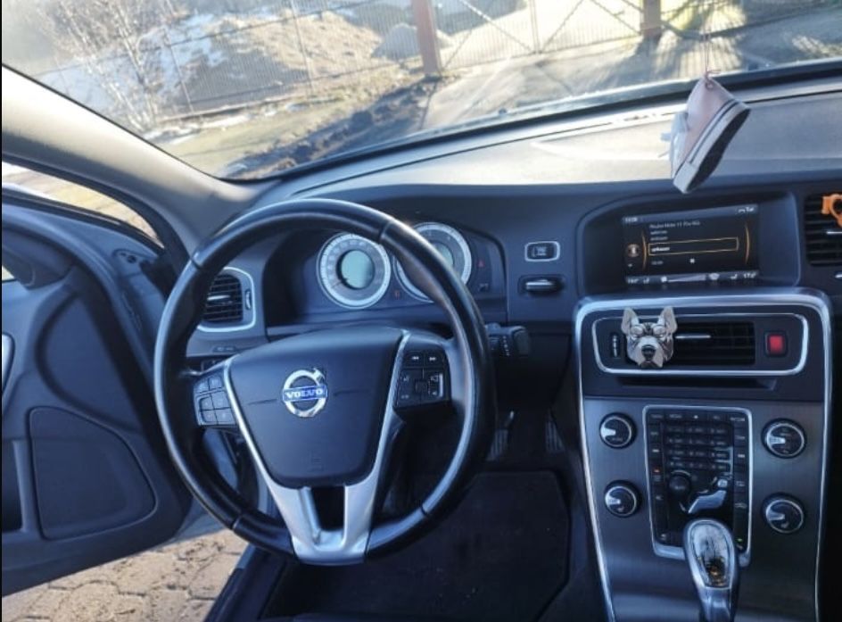 Volvo S60 2013r. D3 Diesel 5 cylindrow Navi/City/Kamera/Led/Automat