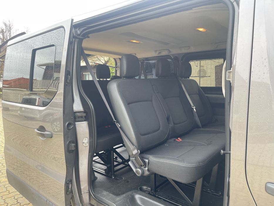 Renault Traffic 9 lugares