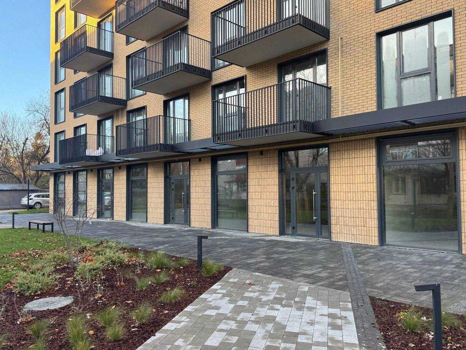 Оренда фасадного приміщення 43 м2  вул. В. Великого, ЖК Wabi