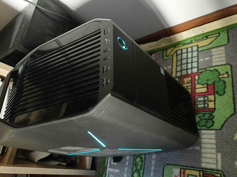 Alienware Aurora R8 - Dell / RTX 2070 8GB / 16GB RAM DDR4 / 512 GB SSD / WiFi / Bluetooth
