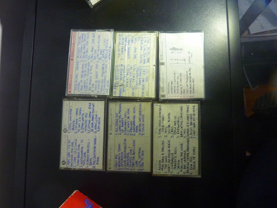 Vendo casetes (originais e piratas)