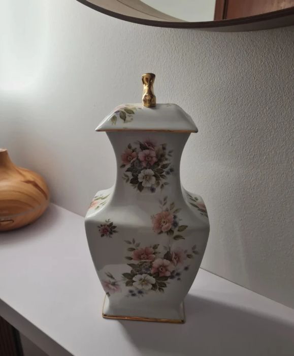 2 Peças decorativas  Jarrão mais pote