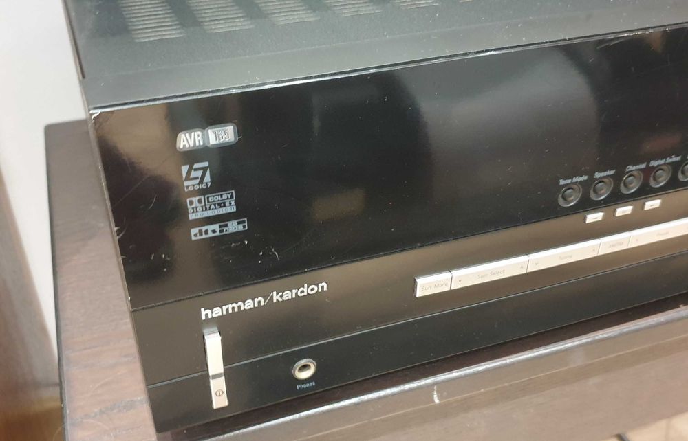 Amplituner HarmanKardon AVR 135