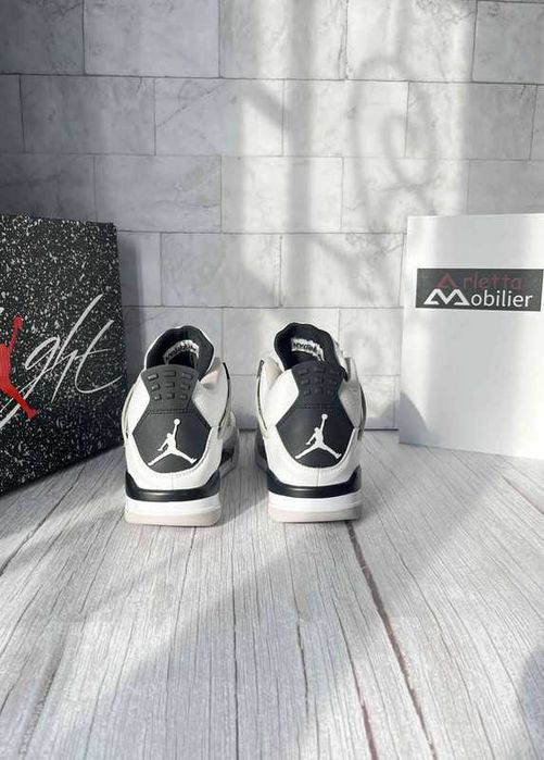 Jordan 4 39 Zupełnie nowy i nieotwarty