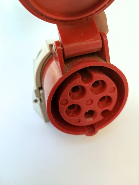 Adaptadores de corrente elétrica