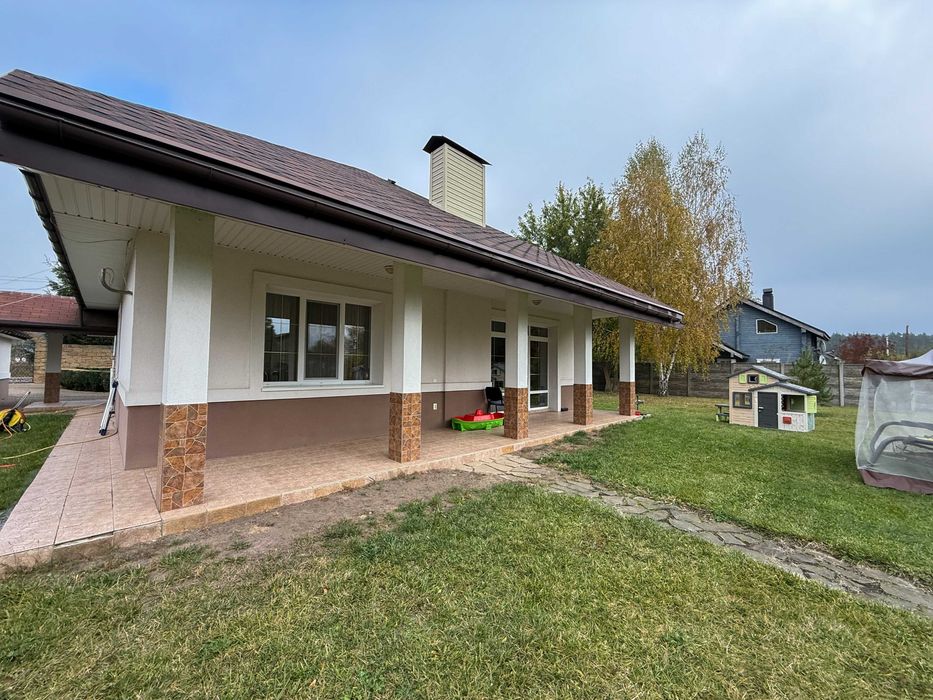 Продам чудовий будинок в Боянівці, всього 15 км від Рівного.