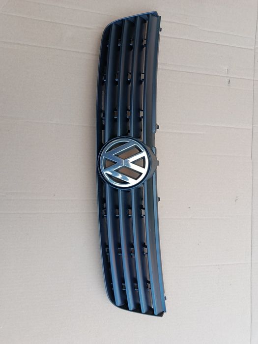 Grill Passat B5.  1996-2000 r  3B0 853 653C
