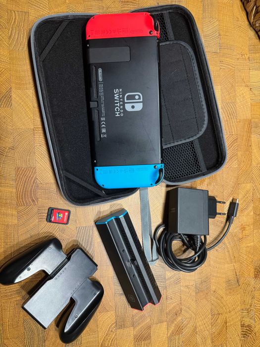 Nintendo Switch V1 + Super Mario Odyssey - Muito bom estado