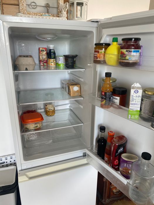 Frigorífico combinado Kunft 143cm -175L