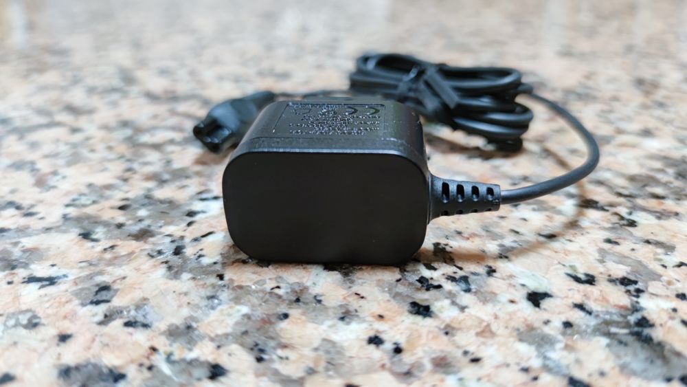 Carregador 15v para Máquina de Barbear / Aparador Multifunções Philips