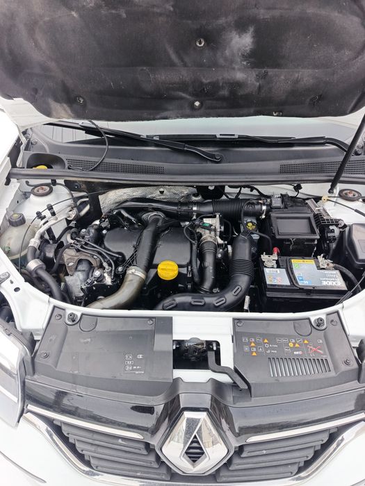 Продам Рено один хозяин с автосалона