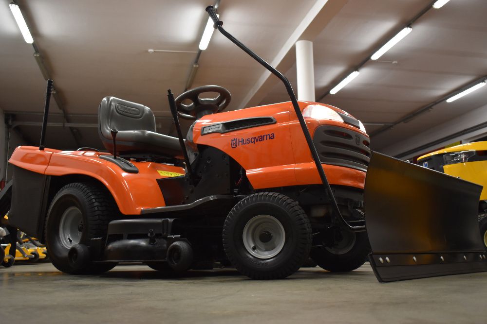 Traktorek kosiarka Husqvarna CTH180 Kawasaki 2 cylindry , pług