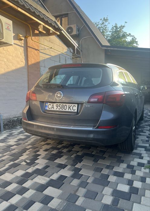Продам Opel Astra j