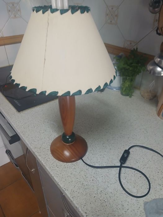 Candeeiro pequeno de mesa de cabeceira