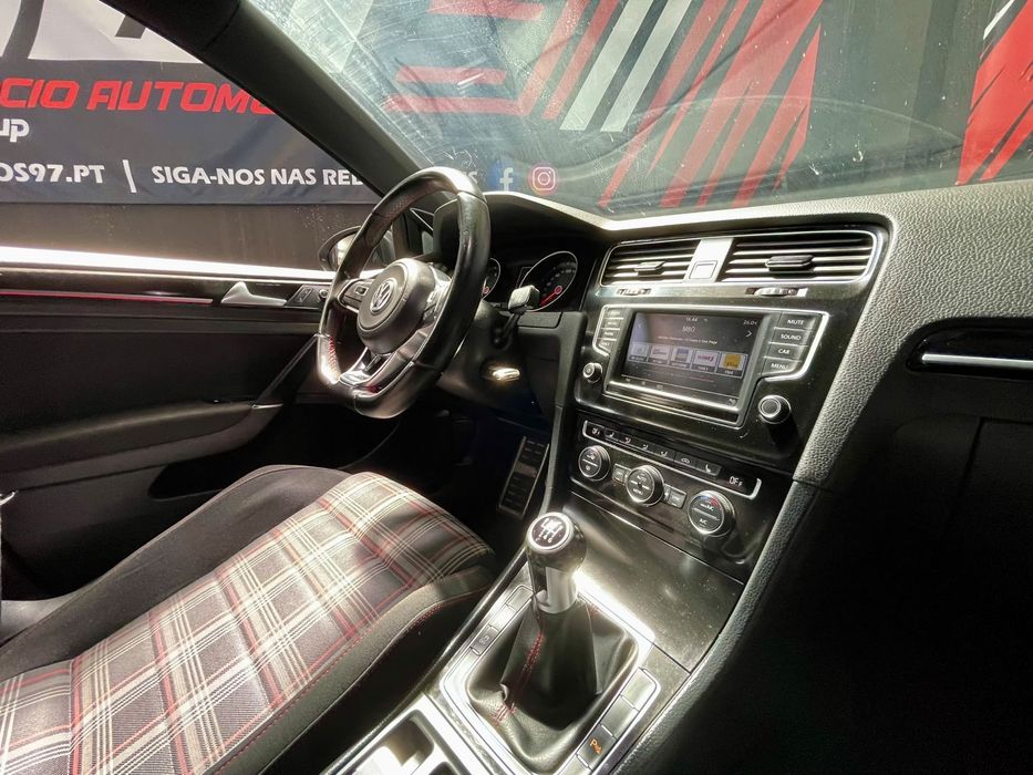 Volkswagen Golf VII GTI Performance 2.0TSI 230CV ( Apenas 111.000KMS )
