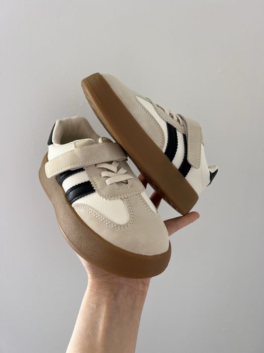 Кросівки  розмір  30-18см (маломірять)2 шт