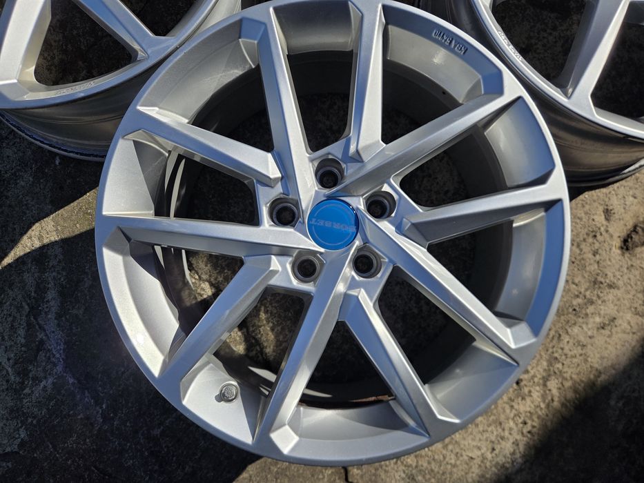 Диски 5×114.3  R18 J 8 ET40  Toyota Nissan Mitsubishi Honda Kia 
Toyot