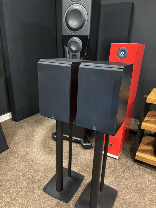 MB Quart model One - kolumny podstawkowe