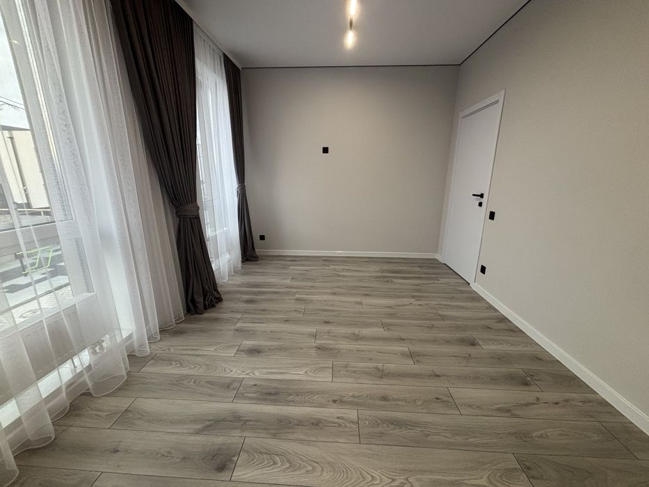 Продаж таухауса у топ локації